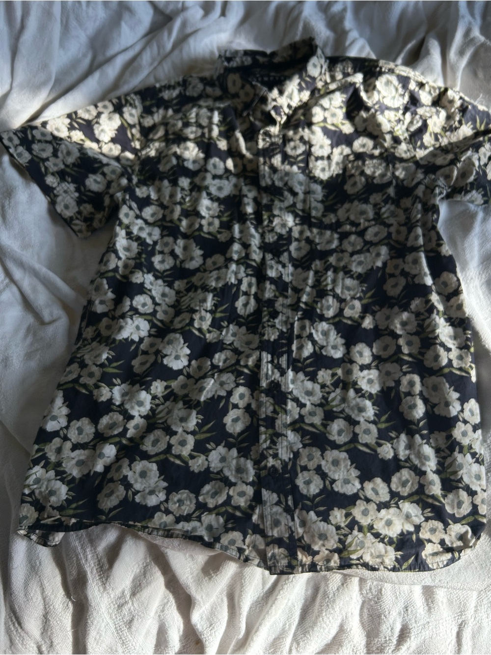Empyre floral button down shirt. Size L